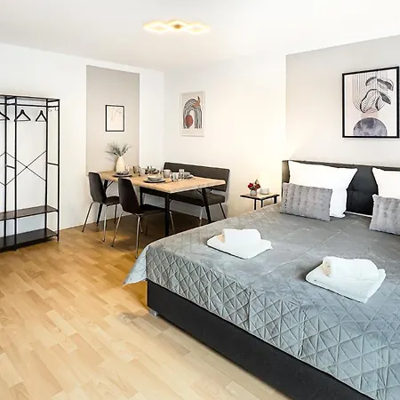 Charmantes 3-zi-apartment Am Schloessle In Lechhausen-garage-balkon-kueche-smart Tv 公寓 *