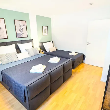 Апартаменти Charmantes 3-zi-apartment Am Schloessle In Lechhausen-garage-balkon-kueche-smart Tv