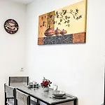Charmantes 3-zi-apartment Am Schloessle In Lechhausen-garage-balkon-kueche-smart Tv Апартаменты *