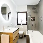 Charmantes 3-zi-apartment Am Schloessle In Lechhausen-garage-balkon-kueche-smart Tv Апартаменты Аугсбург