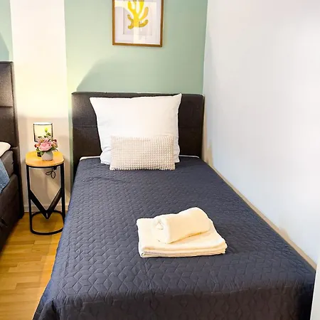 Charmantes 3-zi-apartment Am Schloessle In Lechhausen-garage-balkon-kueche-smart Tv * Augsburg