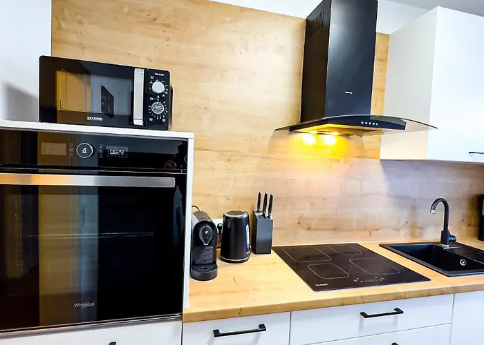 Charmantes 3-zi-apartment Am Schloessle In Lechhausen-garage-balkon-kueche-smart Tv Augsburg