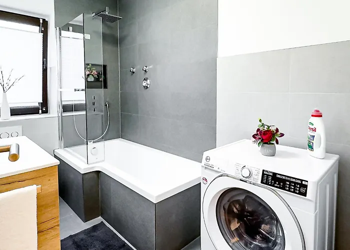 Charmantes 3-zi-apartment Am Schloessle In Lechhausen-garage-balkon-kueche-smart Tv Apartamento *