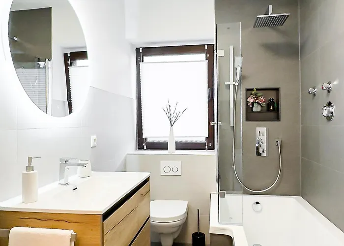 Charmantes 3-zi-apartment Am Schloessle In Lechhausen-garage-balkon-kueche-smart Tv Apartamento Augsburg