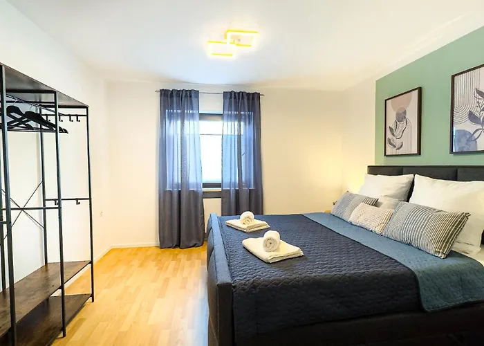 Charmantes 3-zi-apartment Am Schloessle In Lechhausen-garage-balkon-kueche-smart Tv *